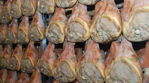 Prosciutto-Parma-proces-drogen
