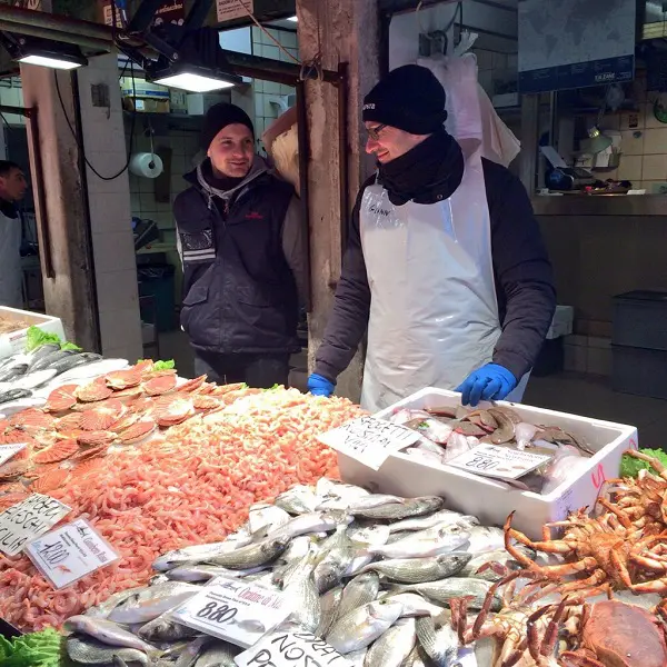Rialto-markt-Venetië-vis-groente (1)