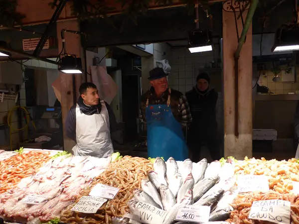 Rialto-markt-Venetië-vis-groente (2)