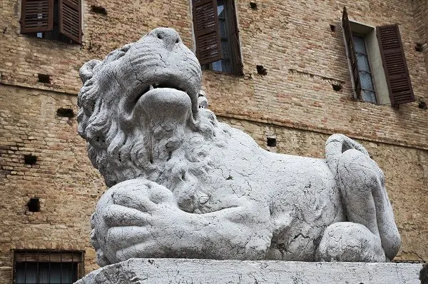 Rocca-Meli-Lupi-Soragna