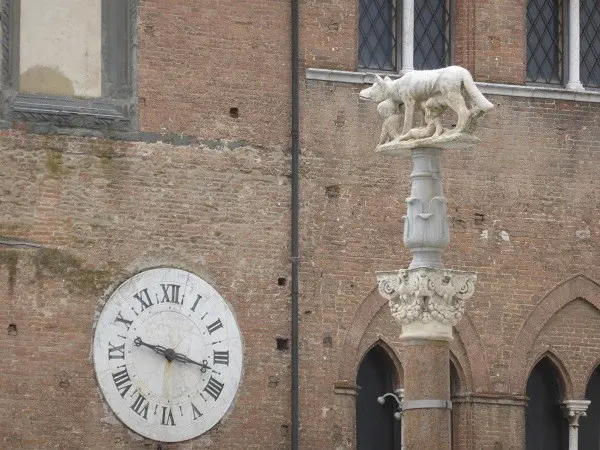 Santa-Maria-della-Scala-Siena (1)