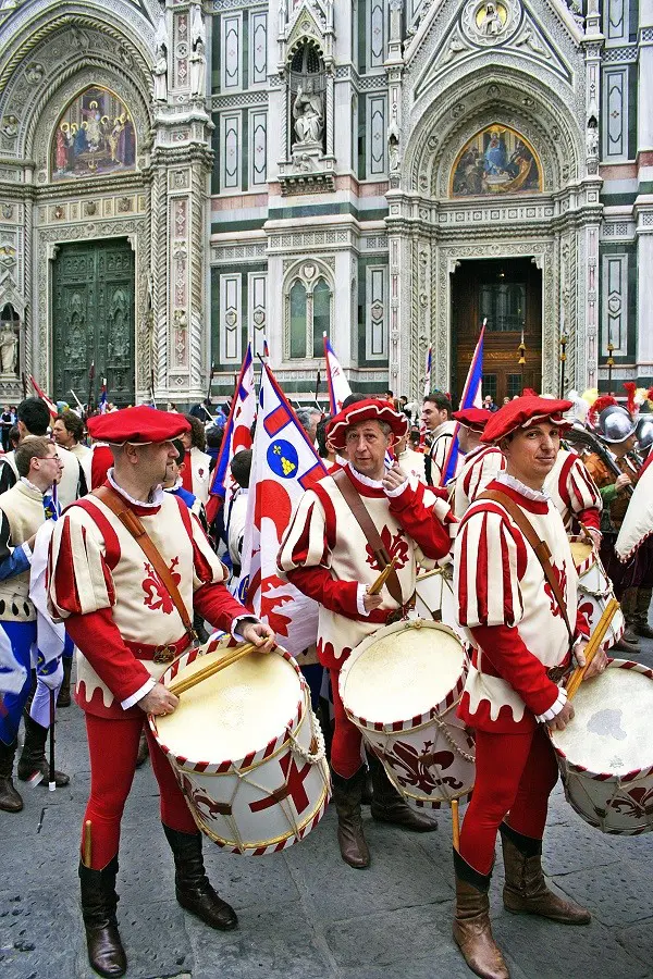Scoppio-del-Carro-Florence-Pasen (3)