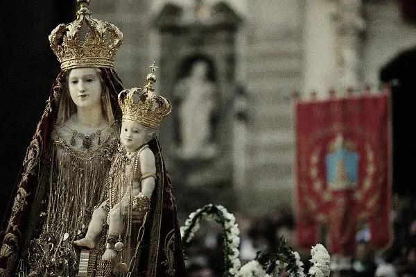 Sicilie-per-klassieker-Madonna