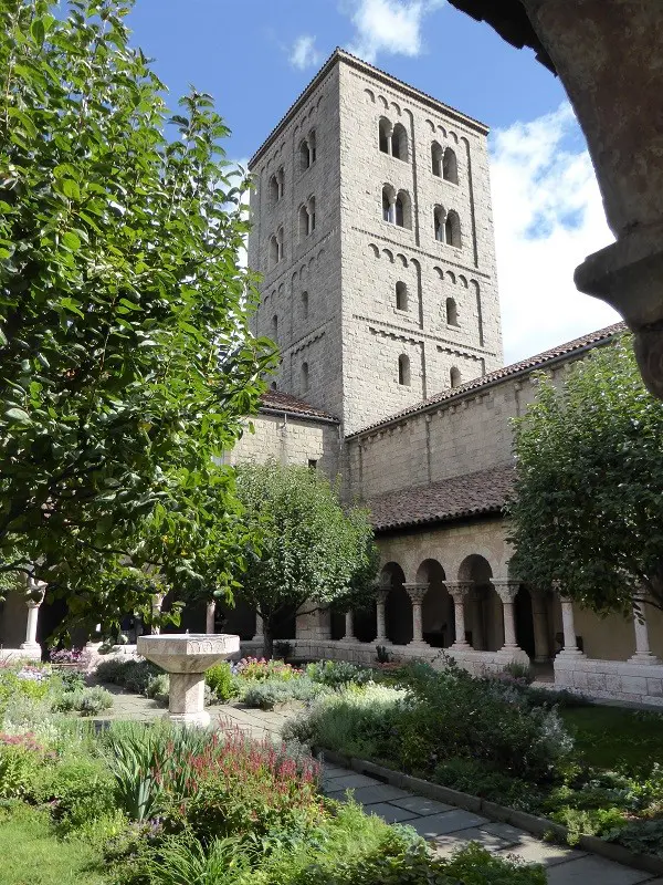 The-Cloisters-New-York (8)