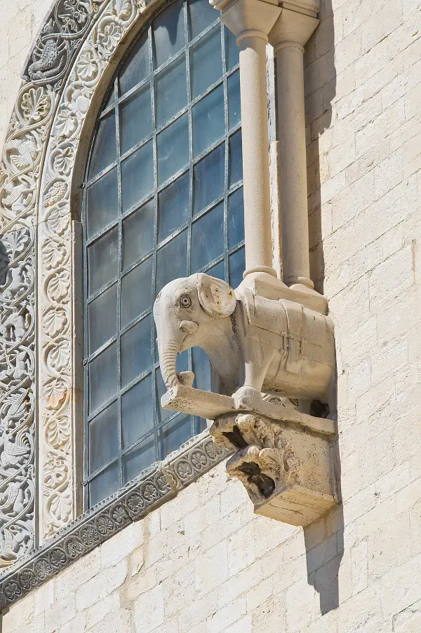 Trani-kathedraal-detail (2)