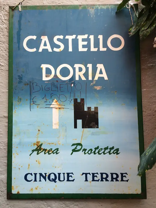 Vernazza-Cinque-Terre-Castello-Doria (1)