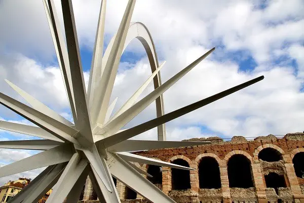 big Comet that comes out of the arena di Verona in Italy