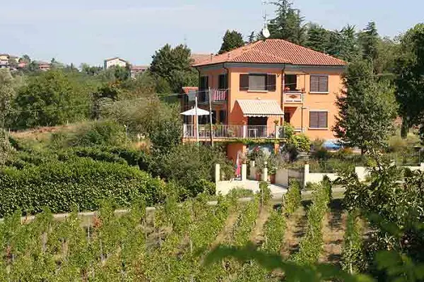 Villa-in-wijngaarden-klein