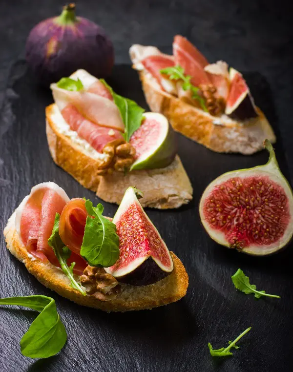bruschetta-vijg-ham-walnoot