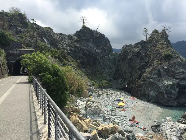 fietspad-Levanto-Bonassola-spoorwegtunnels (12)