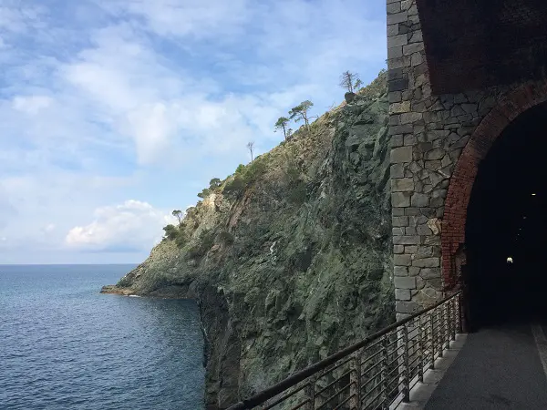 fietspad-Levanto-Bonassola-spoorwegtunnels (16)
