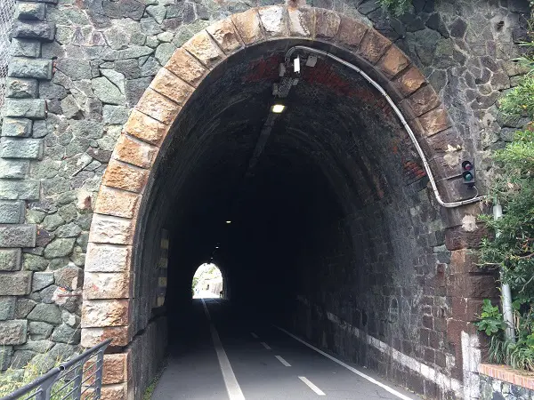 fietspad-Levanto-Bonassola-spoorwegtunnels (8)