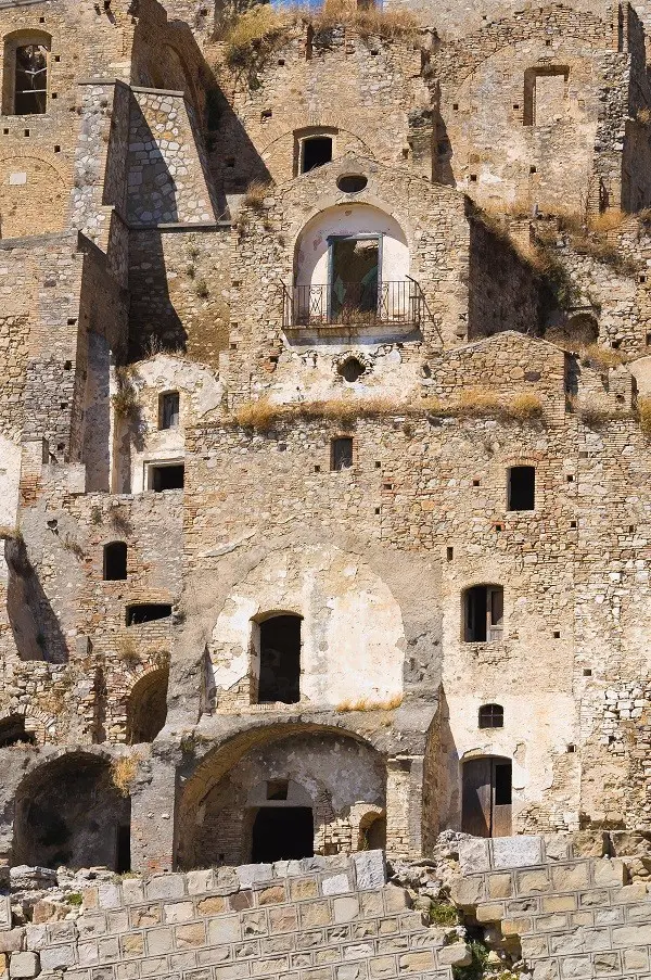 spookstad-Italie-Craco-Matera-2