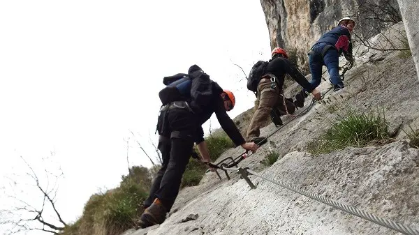 via-ferrata-bergbeklimmen-Gardameer (4)