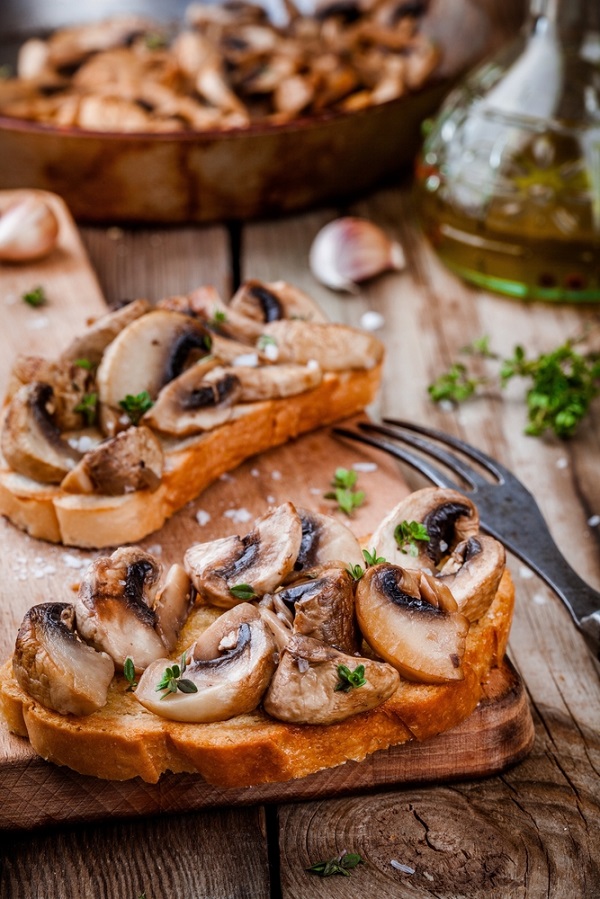 crostini-bruschetta-paddenstoelen-1