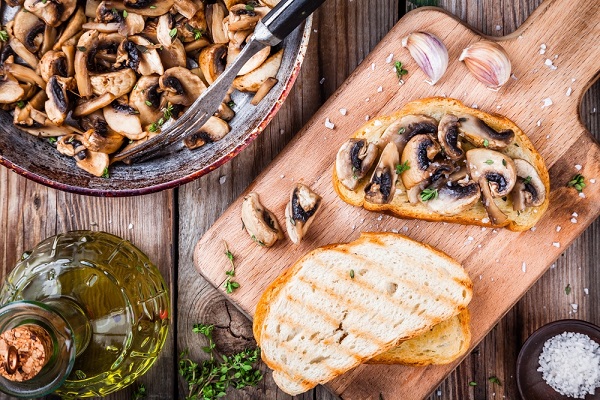 crostini-bruschetta-paddenstoelen-2