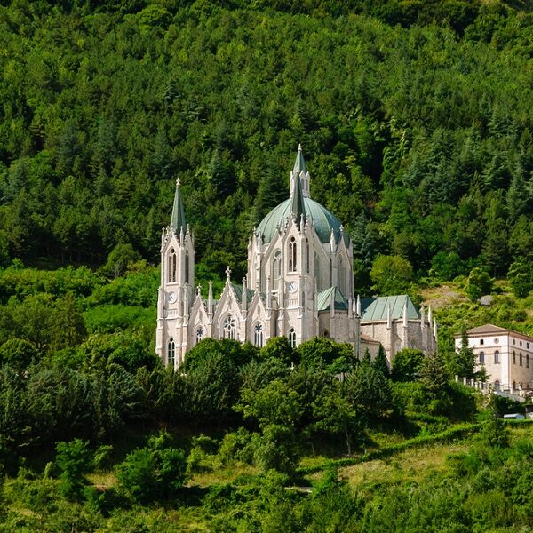 Het Santuario di Maria Santissima Addolorata in Castelpetroso een