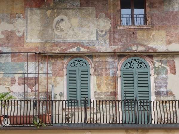 Piazza-delle-Erbe-Verona (3)