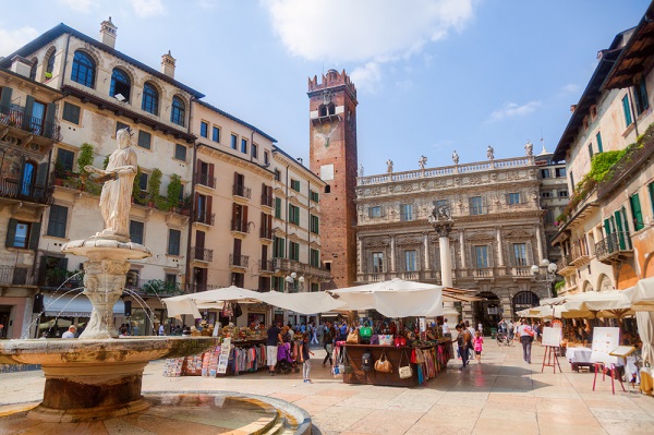 Piazza-delle-Erbe-Verona