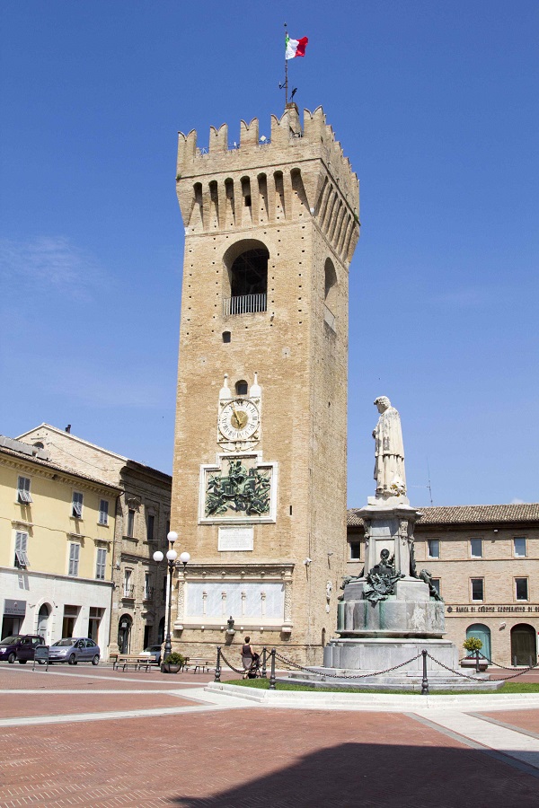 Recanati Piazza Leopardi
